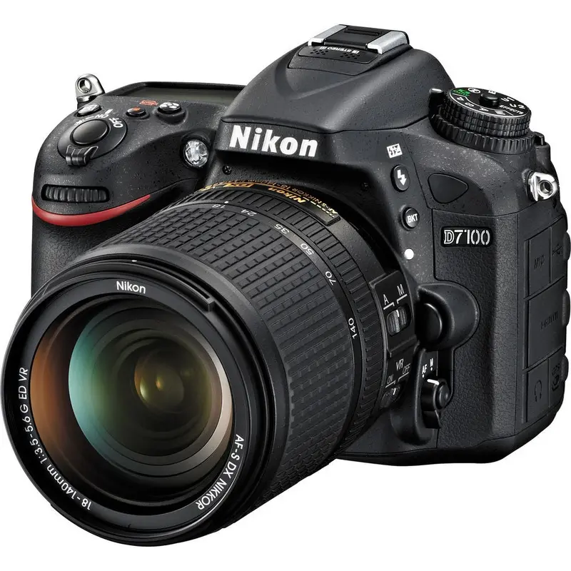 Nikon D7100 DSLR Camera with 18-140mm VR DX Lens