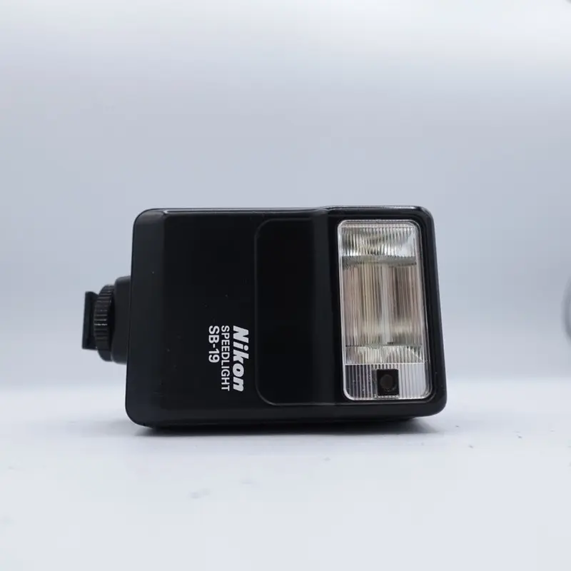 Used Nikon Speedlight SB-19 Flash | Black | U9